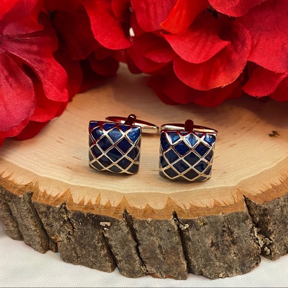 Silver and Blue Glass Crosshatch Moroccan Mosaic Cufflinks - Picture 7 of 16